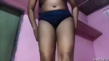 Indian aunty is so kind that shares naked beauty with online viewers