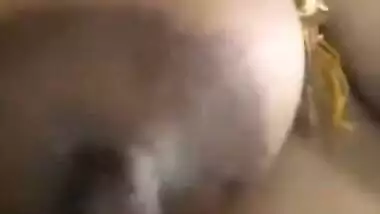 Video of the Desi aunty playing with nipples is called close-up