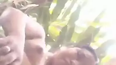 As vezes India brinca com a câmera do celular cacique gosta de ver