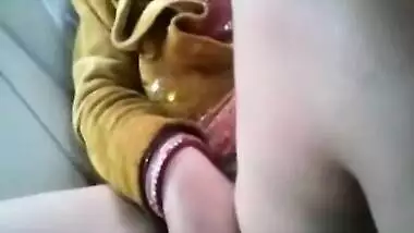 Northindian hot Girl's hairy Pussy fucked by BF in CAR