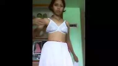Amateur teen girl strips off on video chat for her lover
