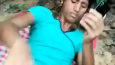 Desi chick has unshaved pussy captured by XXX man for MMS content