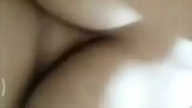 Indian MILF feels her own XXX hooters and gives sex joy to muff