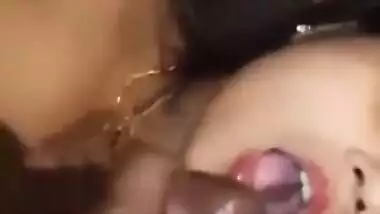 Horny Desi XXX bitch have a hardcore oral sex on camera MMS