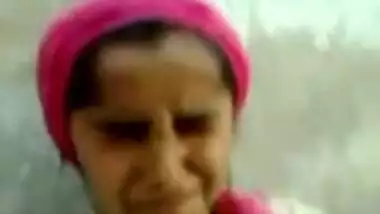 Solo chudai video of cute Desi teen stuffing XXX pussy with cucumber
