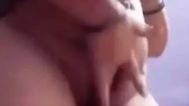 Bubbly kavitha aunty full nude finguiring self recorded vdio