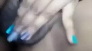 Desi teen shows off what she has between XXX legs and masturbates