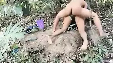 Sexy Indian Aunty outdoor fuck while husband is not at home