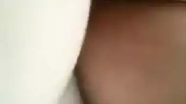 Shaved XXX pussy is a plum for perverted man who fucks Indian girl