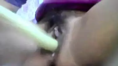 Indian girl makes her XXX pussy public and masturbates it with sex veggie
