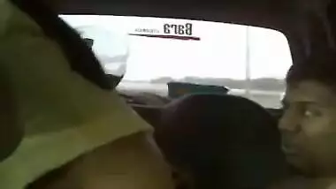 Awesome MMS video of Desi lovers having XXX fun in backseat of car