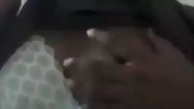 Horny girl shows boobs on video call to lover viral MMS