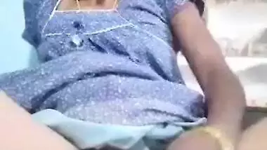 XXX porn of dazzling Desi wife who has wild solo session with banana