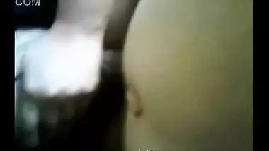 Shy Indian Girl Hiding her Face & Giving Blowjob to Lover Scandal
