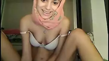 College slut plays with her pussy and ass to please her viewers