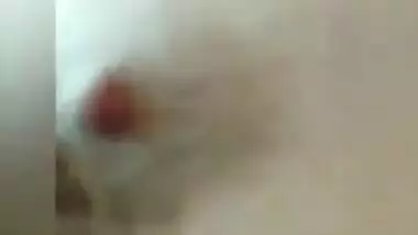 Desi girl's XXX melons are so sexy that she can't stop bragging about them