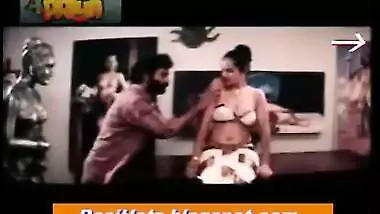 Desi slim cute girl hot sex with painter in mallu masala movie