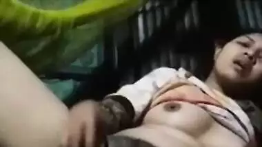 Amateur village wife fingers her Desi XXX asshole for the camera