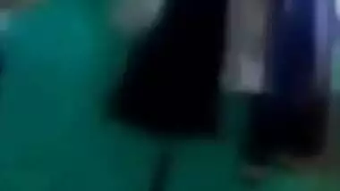 Nasty Desi XXX slut gets her small boobs licked by her neighbour MMS