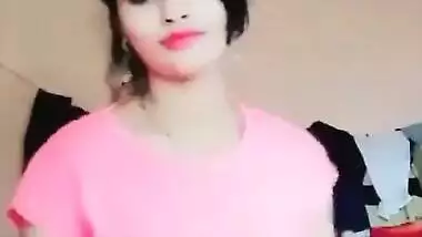 DEsi Bbeauty Bhabhi wit Braless Shaking Boobs wat a Sizeee