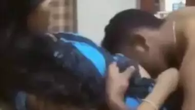 සැමියා පැමිණීමට පෙර ඉක්මන් කරන්න