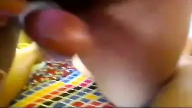 Delhi amateur bhabhi records sex mms with neighbor