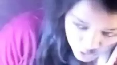 Cute desi college girl in train slight rub scratch on boob-no nudity