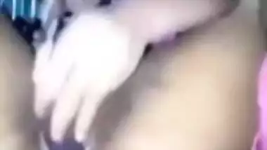 Hardcore Desi XXX masturbation with veggies of Bangla village slut