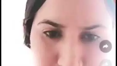 Desi nympho adores washing in the nude in XXX video for MMS watchers