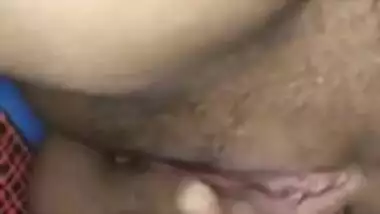 Desi girfriend pussy fingering by Bf and first time squirt and orgasm