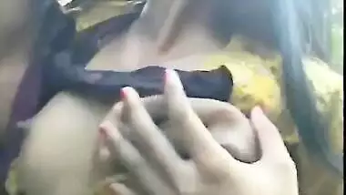 Horny Desi boy licks GF's hard XXX nipples while they make out outdoors