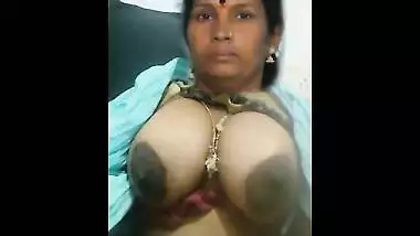 Tamilnadu Village Mother Village Son Sex Video - Village Naatukatai Sundari Aunty Amanakata Video indian tube porno