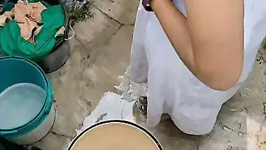 High quality bathing video of sexy bhabhi with boob show