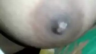 Today Exclusive- Sexy Desi Bhabhi Showing Her Boob And Pussy On Video Call
