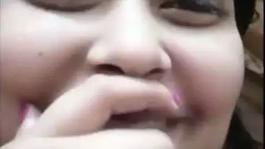 Beautiful Chamet cam girl nude round boobs showing