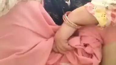 Kinky Desi chick pees in front of the camera for fetish XXX lovers