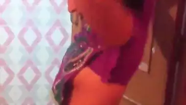 Desi gasti bhabhi in salwar showing everything