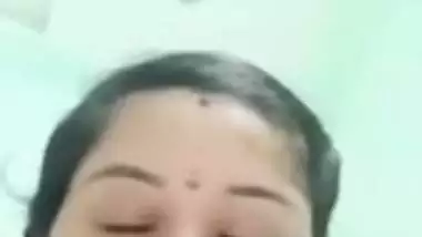 Beautiful webcam wife nude boobs showing on Chamet