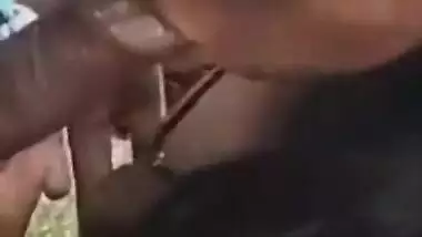 Sultry Mallu hussy impresses Desi man with deep XXX blowjob outdoors
