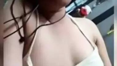 Self-isolated Desi girl reveals boobies like a playful porn actress