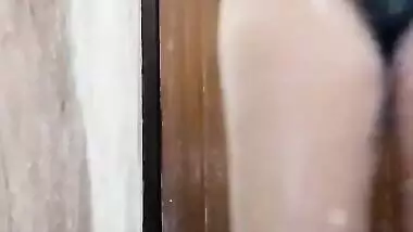 Desi Hindi Audio Dukaan K Maalik Ne Aapni Biwi Jaane K Baad Maid Ko Choda