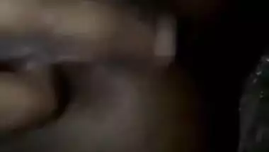 Desi girl reaches XXX orgasm in a few minutes masturbating in the dark