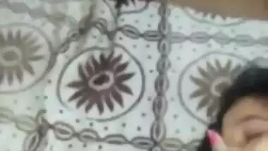 Amateur Indian guy films how he fucks XXX cunny during chudai with GF