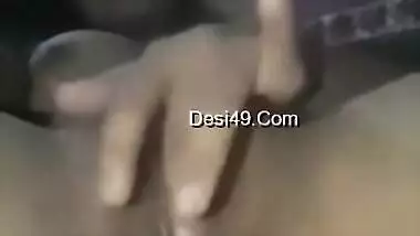 Today Exclusive-horny Desi Girl Showing Her Boobs And Fingering Part 6