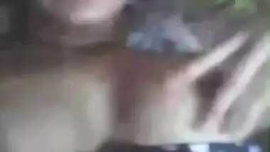 Desi hottie sucking her own boobs at home solo mms video footage