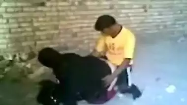 Pakistani aunty illicit taboo sex with nephew in an abandoned house of caught on spy cam