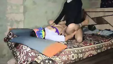 Bhabhi ko raat me jor se choda in house Hindi audio. step sister ki chudai.