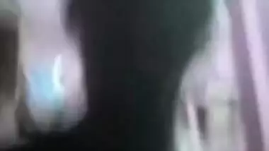 New amateur XXX selfie with a Desi babe posing with her tits shown