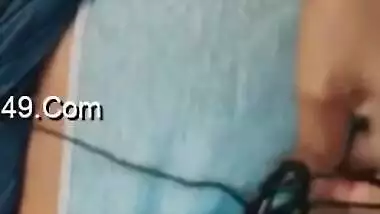 Minx wants Desi men's porn imagination to be focused on her body