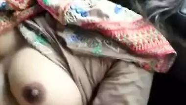 Driver asked Indian babe to get naked if XXX passenger wants free ride